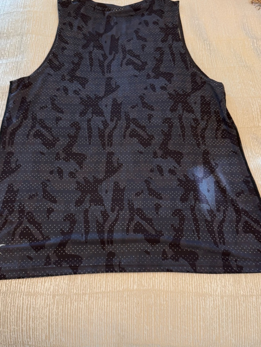ZYIA Black Patterned Muscle Tee